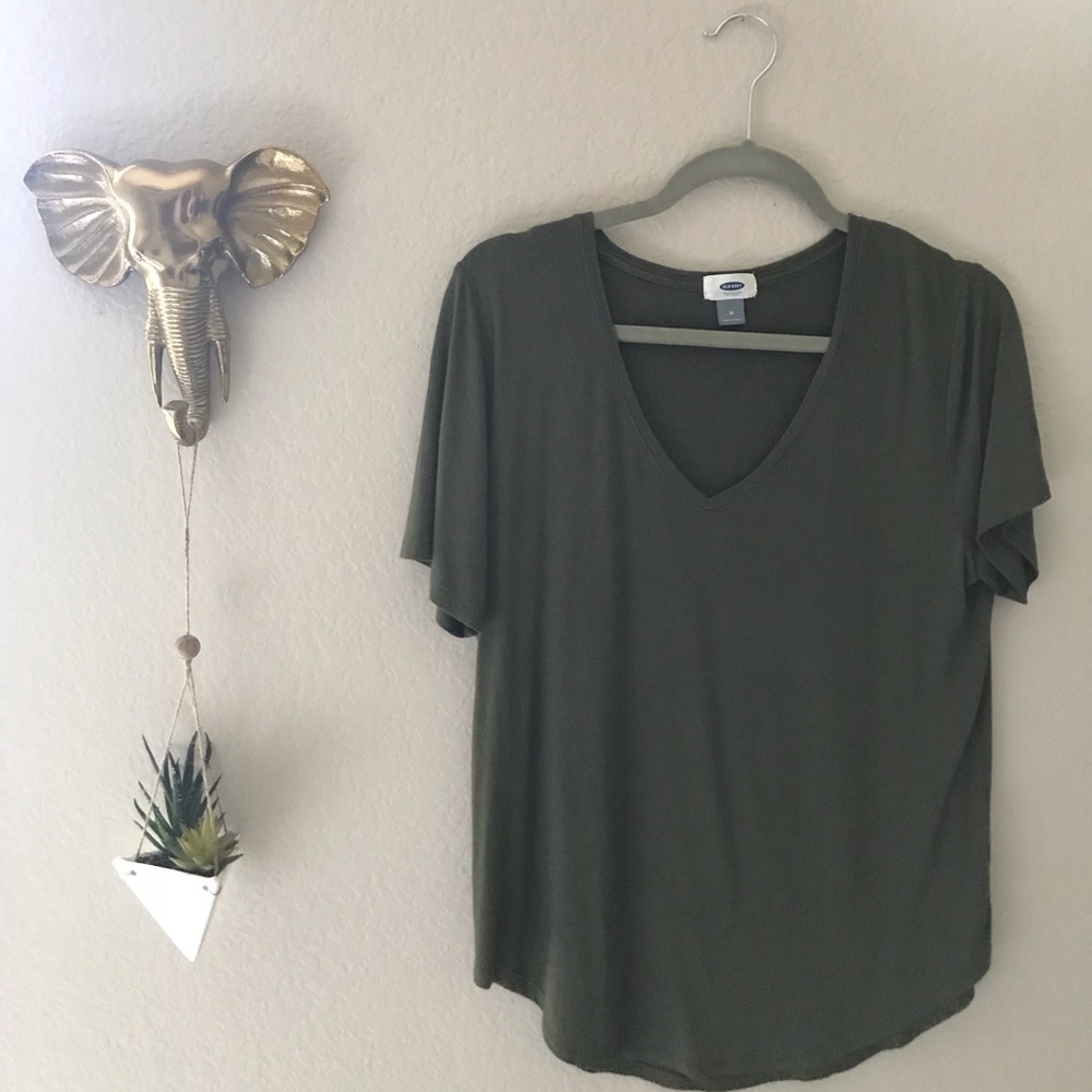 Old Navy tee